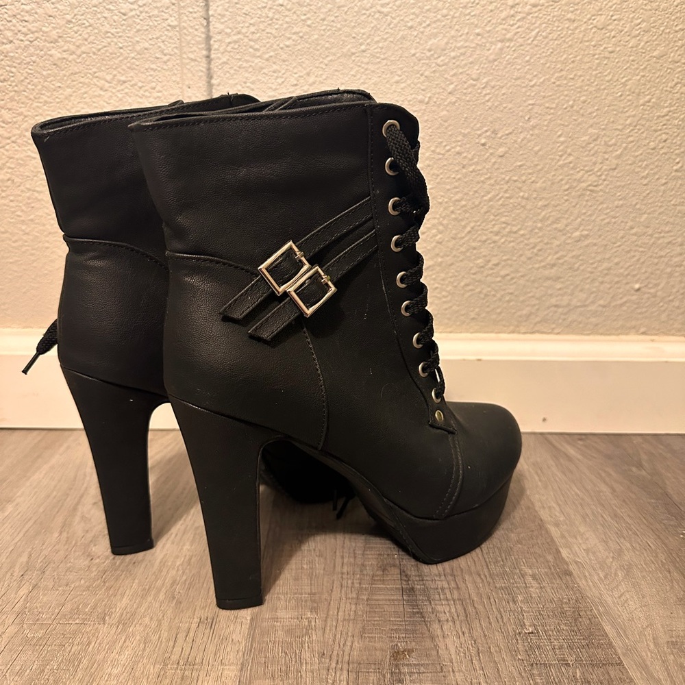 NEW! Women's High Heel Boot
